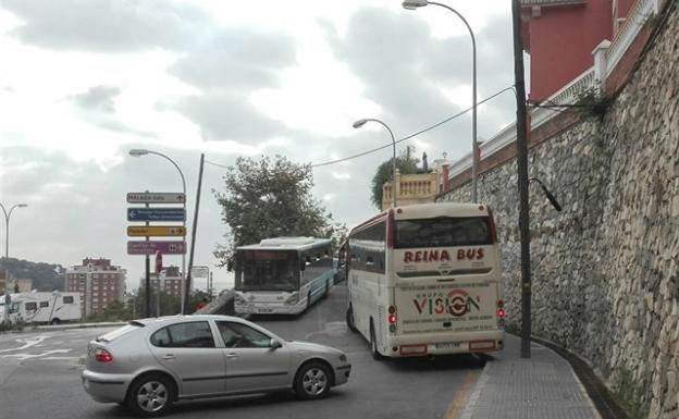 Los autobuses de turistas no quieren subir a Gibralfaro