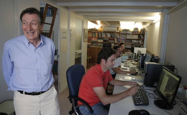 Ardales reconoce con su premio turístico a Luis Machuca, arquitecto del Caminito del Rey