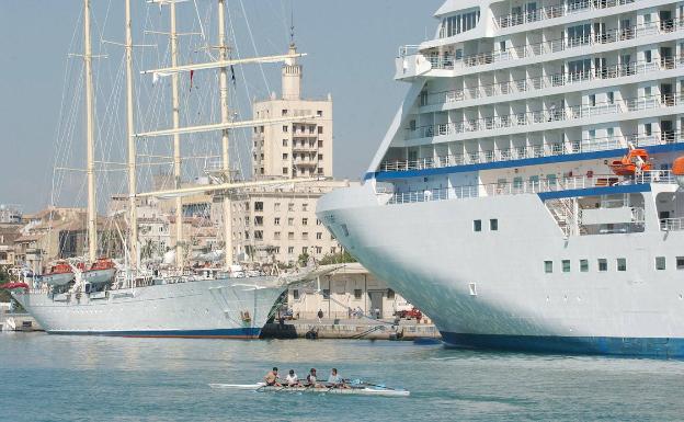 La temporada alta de cruceros arranca en Málaga con más pasajeros y barcos de lujo