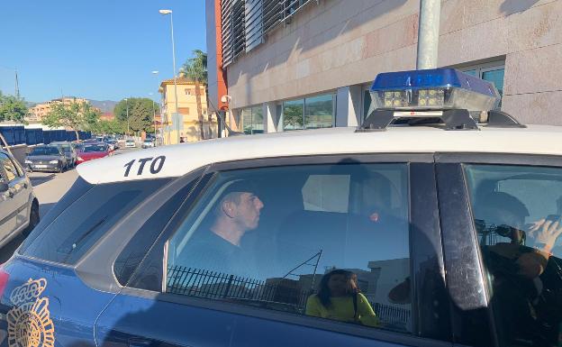 La pareja de Dana Leonte se acoge a su derecho a no declarar y se limita a proclamar su inocencia