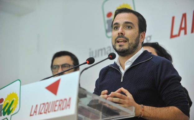 Alberto Garzón pide la dimisión de Tezanos