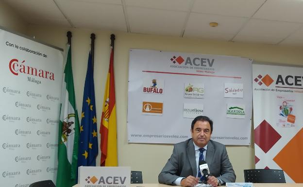Los comerciantes de Vélez-Málaga sortean dos viajes para fomentar las compras en sus establecimientos