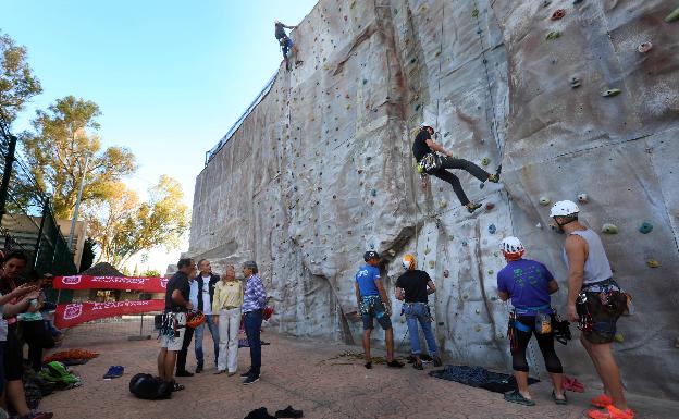 Reabren parte del rocódromo de San Pedro tras más de diez años en desuso