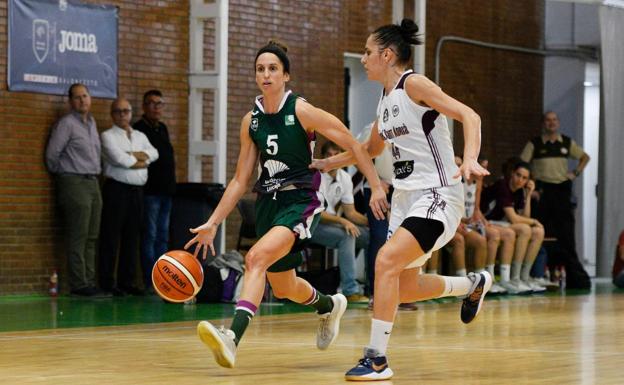 La suerte no acudió al debut en casa del Unicaja femenino