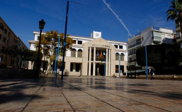 La oposición rechaza los planes del gobierno tripartito de privatizar el mantenimiento de las zonas verdes