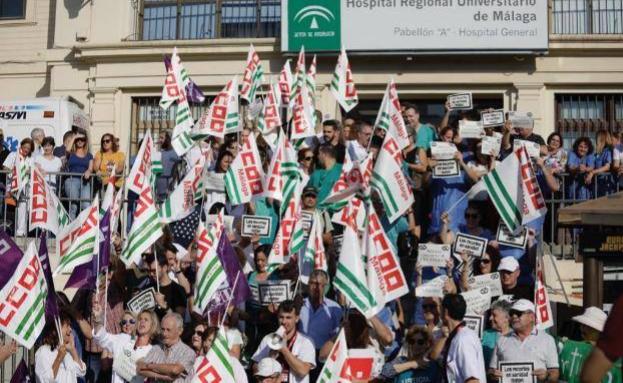 Arrecian las críticas sindicales por la falta de médicos y enfermeros en el Hospital Regional de Málaga