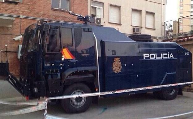 La Policía Nacional tiene en Barcelona el camión lanza agua para uso antidisturbios