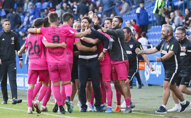 El Málaga recupera la sonrisa (0-2)