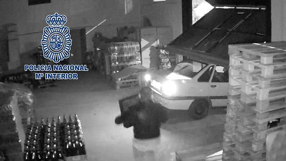 Detienen a tres aluniceros tras perseguirles durante horas por la provincia de Málaga
