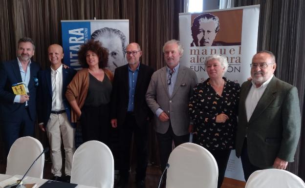 Manuel Alcántara, el mejor gancho del periodismo de cuadrilátero