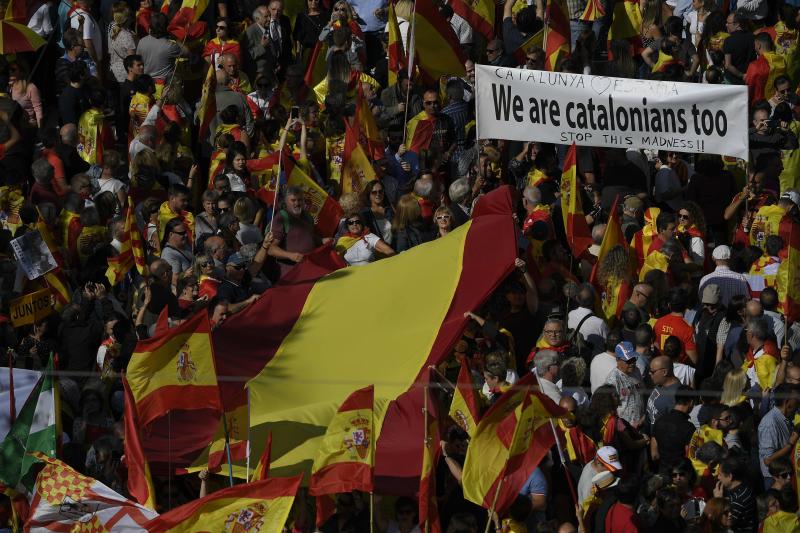 Masiva marcha en Barcelona por la unidad de España
