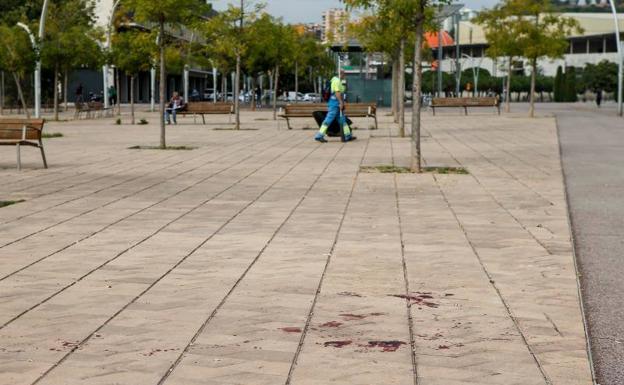 Un fallecido y tres heridos graves en una pelea entre bandas de traficantes en Badalona