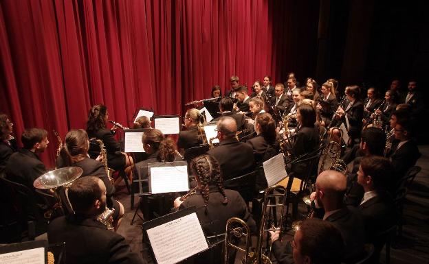 Las bandas de música de la Expiración y Maestro Eloy García se fusionan en una nueva formación