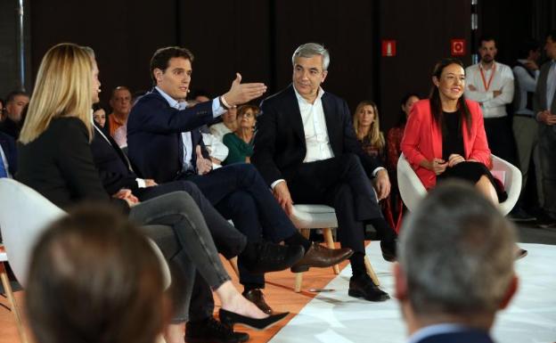 Albert Rivera ofrece un gran pacto con el PP y PSOE para facilitar la gobernabilidad