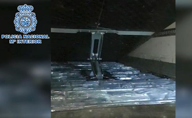 Detenidas en el Campo de Gibraltar 28 personas que usaban un 'narcocamión' para el tráfico de hachís