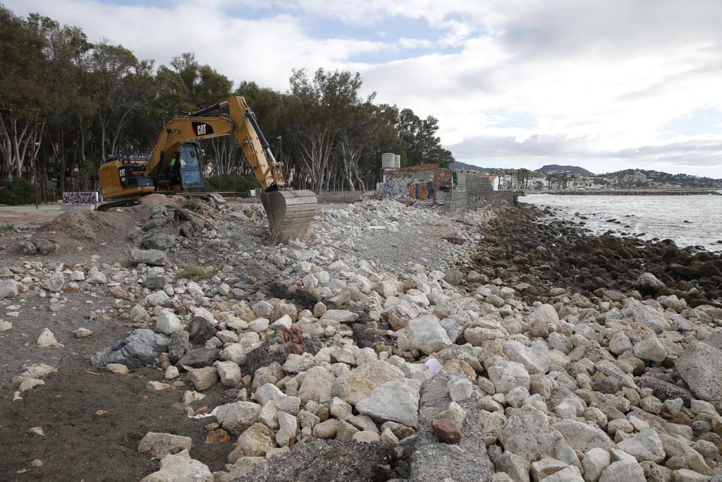 Se inicia la demilición del antiguo 'camping' de los Baños del Carmen