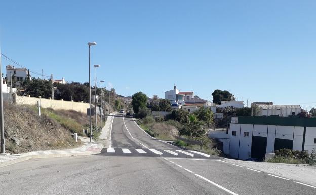 Instalan pasos de peatones sobreelevados para aumentar la seguridad viaria en distintos puntos