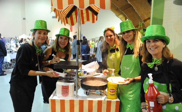 El evento de Mercedes en el Palacio de Ferias desplaza la celebración del bazar de Cáritas al mes que viene