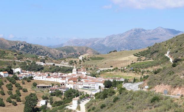 Un fallecido y un herido en el accidente entre una moto y un turismo en Atajate