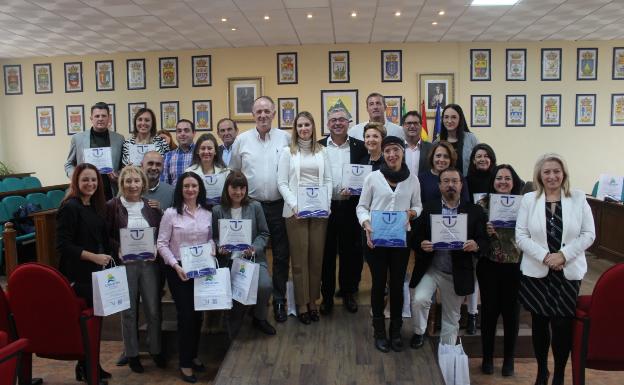 Un total de 31 empresas y servicios públicos renuevan los certificados de calidad SICTED en la Axarquía