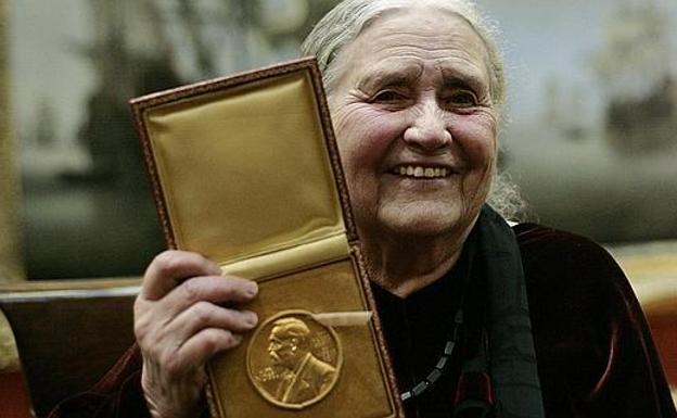 Del rey Inca engañado a la escritora premiada: Atahualpa y Doris Lessing