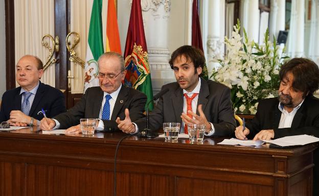 Jorge Freire gana el Premio Málaga de Ensayo con una crítica a la «obligación de divertirse»