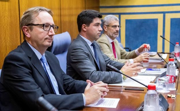 El exconsejero Manuel Recio comparece pero se niega a responder a las preguntas en la comisión que investiga la Faffe