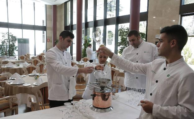 Merluza de pincho y magret de pato, el menú de la reapertura de La Cónsula