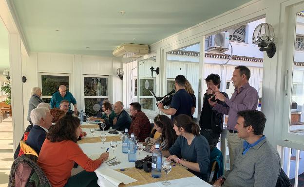 Un encuentro con periodistas internacionales pone el broche de oro al 60 aniversario del descubrimiento de la Cueva de Nerja