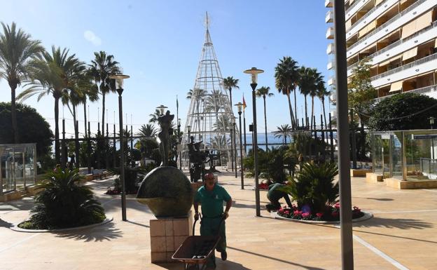 Marbella estrena Navidad mañana con el encendido del alumbrado en sus calles