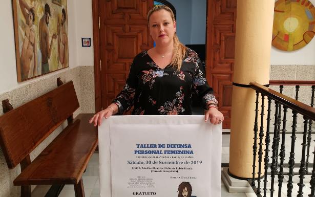 Bienestar Social ofrece un taller gratuito de autoprotección y defensa personal para más de una veintena de mujeres