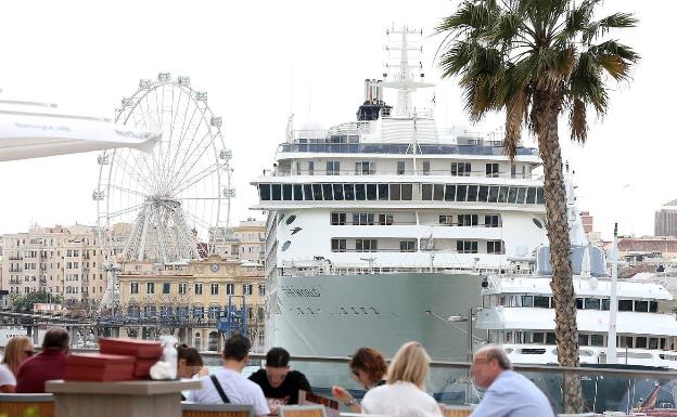 El Puerto de Málaga sella una alianza con el de Tenerife y Tánger para promover cruceros