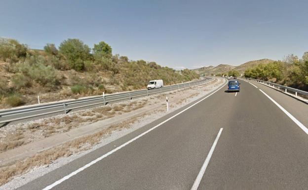 Muere una mujer atropellada en la A-44 de Granada a su paso por Iznalloz