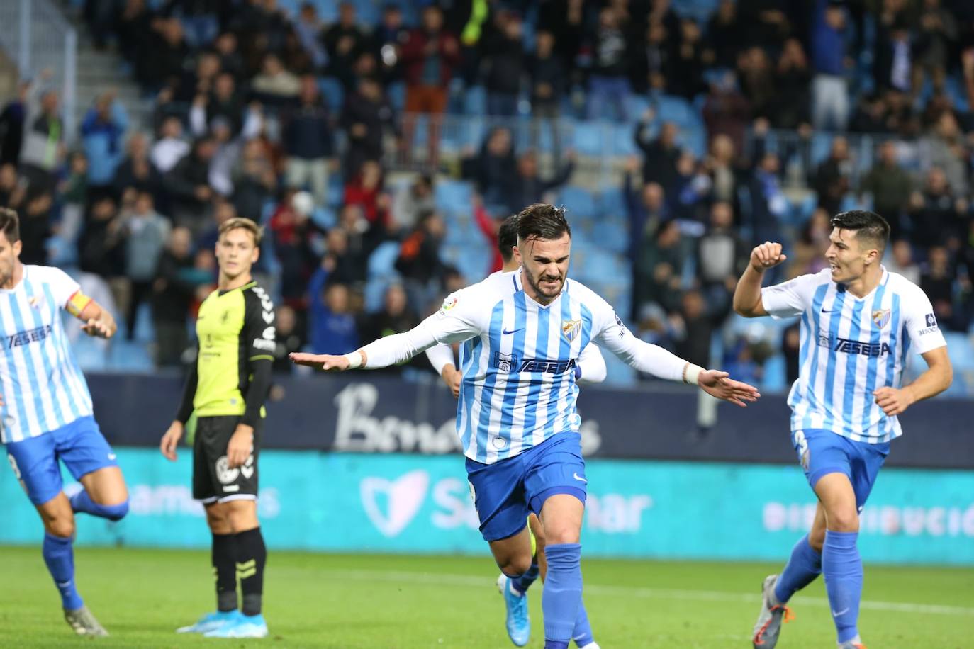 El Málaga gana en casa al Tenerife