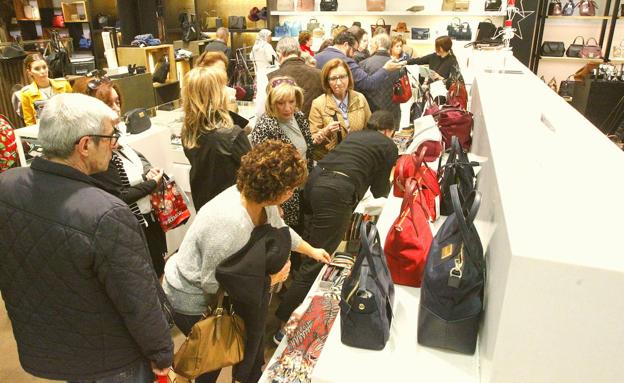 ¿Qué domingos abren las tiendas en Málaga este mes de diciembre?