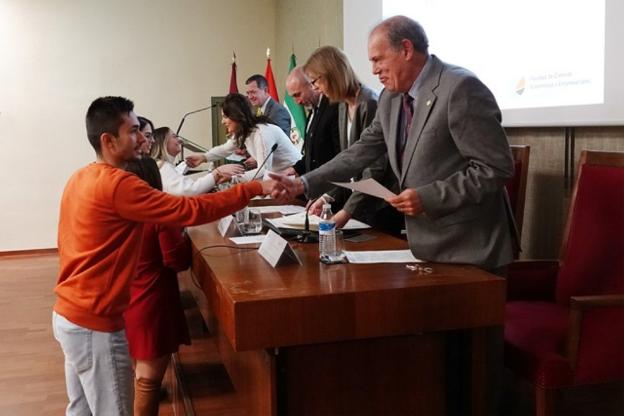 Económicas distingue a sus mejores alumnos
