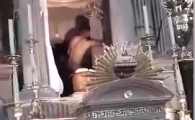 El Obispado desmiente que el vídeo de un hombre desnudo en una iglesia se grabara en Málaga