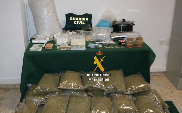 La Guardia Civil desmantela una banda dedicada al cultivo de marihuana en el Valle del Guadalhorce