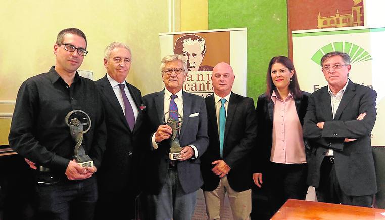 Ander Izaguirre y Pepe Domingo Castaño reciben el Premio Manuel Alcántara de Periodismo Deportivo