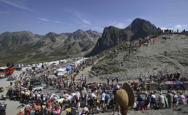 El Tourmalet y el Angliru brillarán en la Vuelta más internacional