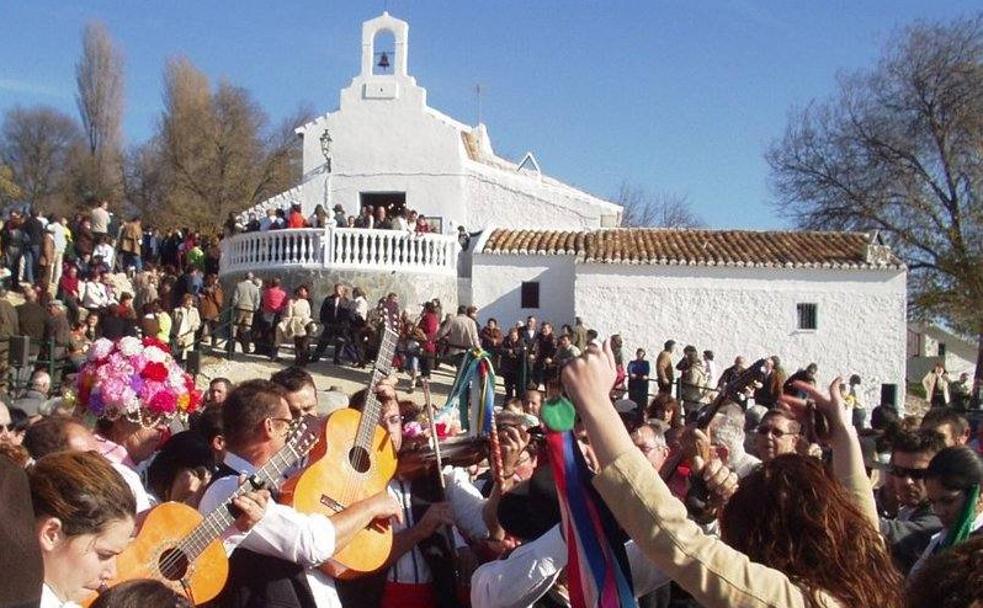 La fiesta que reúne a cientos de personas en el Día de Navidad en una ermita de Antequera