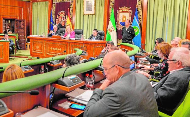 Los presupuestos de Marbella de 2020 saldrán adelante con los votos a favor de PP y la abstención de OSP