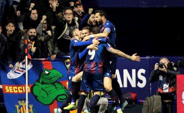 El Levante se aprovecha de la crisis del Celta