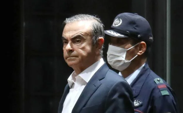 El expresidente de Nissan Carlos Ghosn, investigado por corrupción en Japón, huye a Líbano