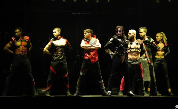 Michael Jackson revive en Málaga con 'Forever'