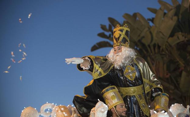 La EMT reforzará con 30.000 plazas sus líneas hoy por la Cabalgata de Reyes