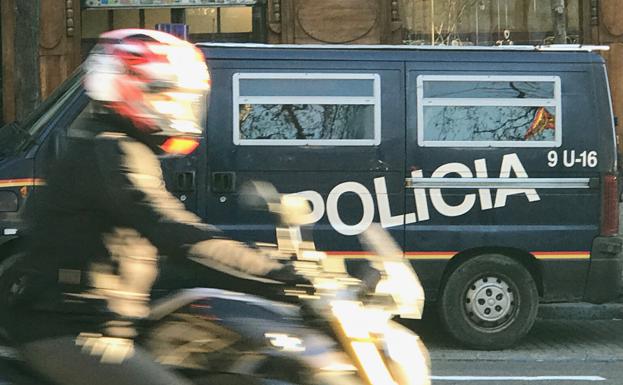 Encuentran muerto a un hombre apuñalado en una calle de Madrid