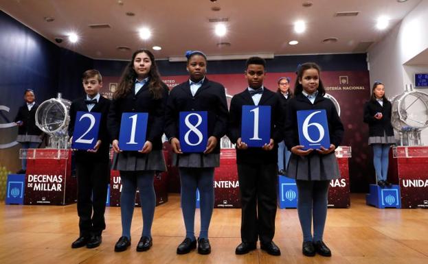 El Sorteo del Niño reparte más de 3,3 millones desde Adra con el segundo premio