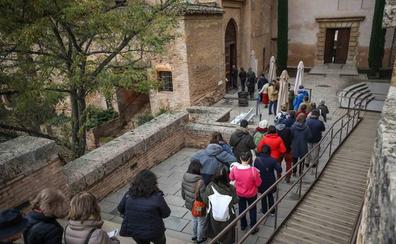 La Alhambra denuncia a una web por ofertar entradas para los días que cierra