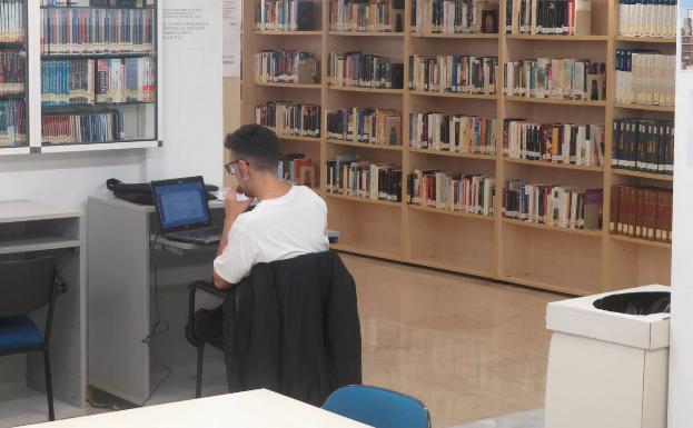 Marbella y San Pedro amplían sus horarios de salas de estudio para los exámenes de enero